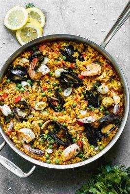   Paella Valenciana - Mausteinen ja Syvällinen Kokemus Espanjan Sydämestä!